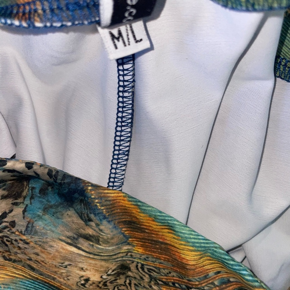 Onzie Peacock Leggings - Picture 4 of 4